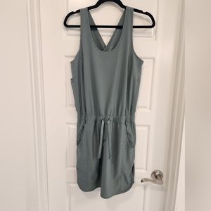 Patagonia fleetwith dress small